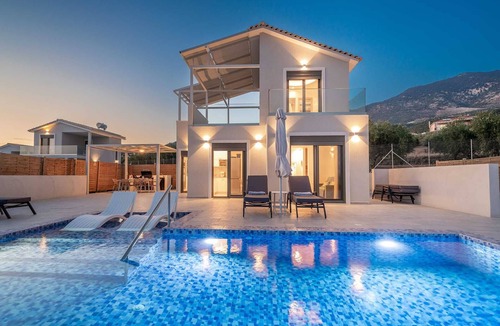 Leivathos Villa | Grand Villa with Private Pool