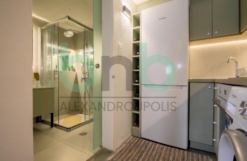 Alexandroupoli Apartment | Green & Grey Loft close to ZARA