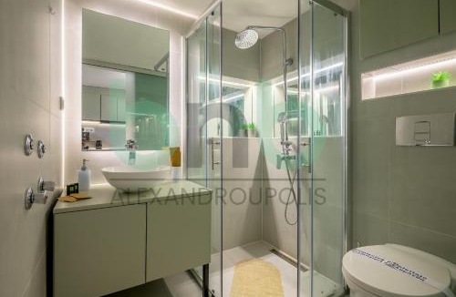 Alexandroupoli Apartment | Green & Grey Loft close to ZARA