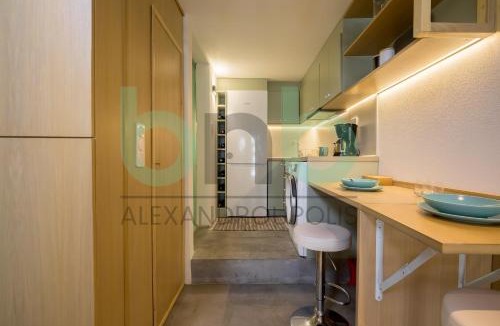 Alexandroupoli Apartment | Green & Grey Loft close to ZARA