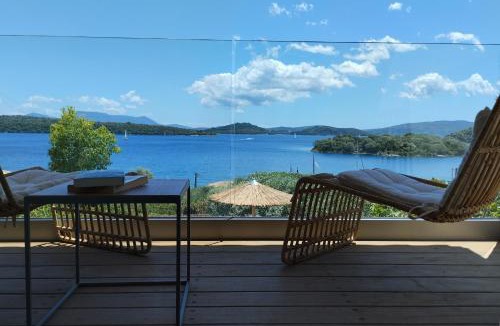 Perigiali Villa | Green Islets seafront boutique villa