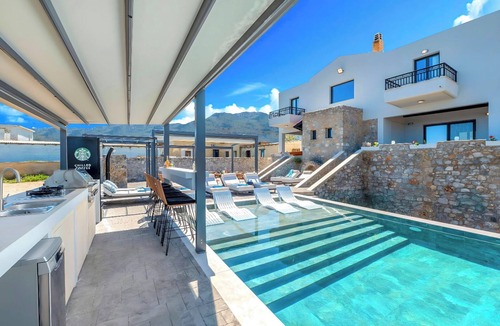 Asprouliani House | Grey Grand Villa Privater Pool by Interhome