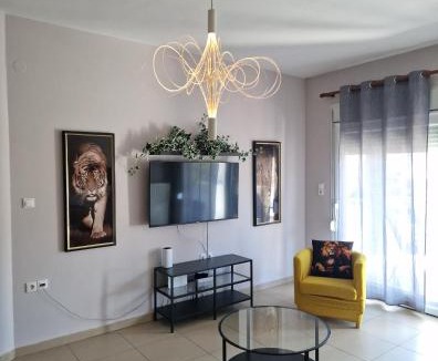 Prinos Apartment | Grey House
