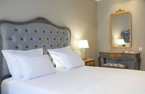 Nidri House | Grey Suite - VK Luxury Suites - Private Parking