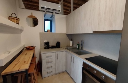 Lagoudi Zia House | "Großvaters Haus", ein 150 Jahre altes Steinhaus by Interhome