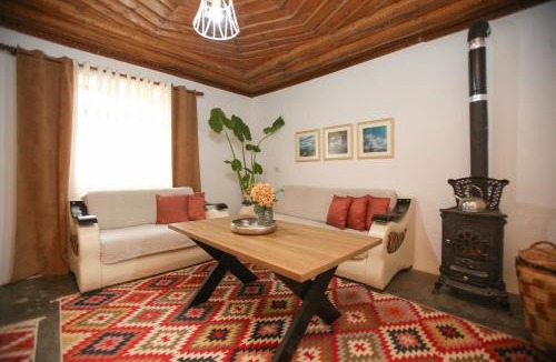 Jala Ski Chalet | Guest House Bashaj Village