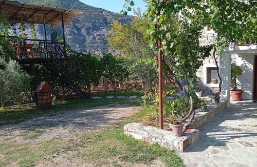 Koman House | Guest House Castle