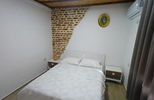 Corovode House | Guest House Cela