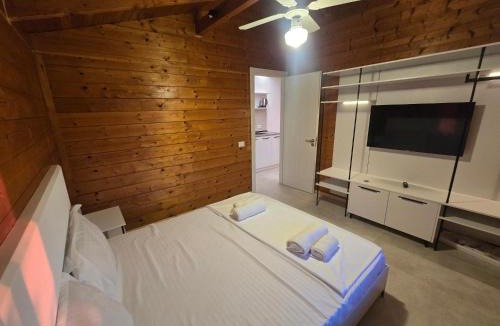 Qazim Pali House | Guest House Luiza