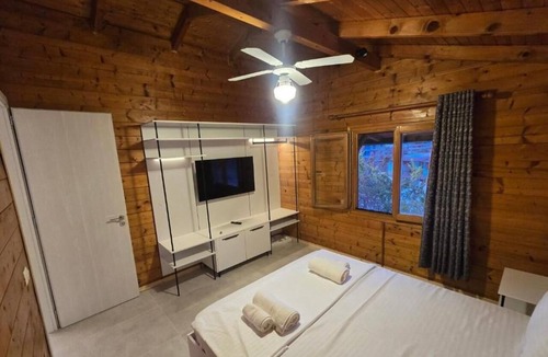 Qazim Pali Hotel | Guest House Luiza