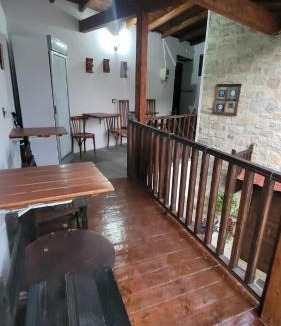 Berat Hostel | Guest House Mangalem