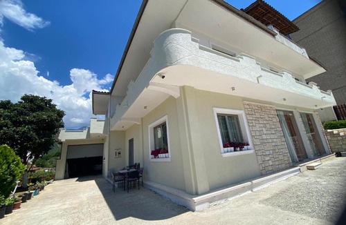 Corovode Apartment | Guest House Nuhellari 2