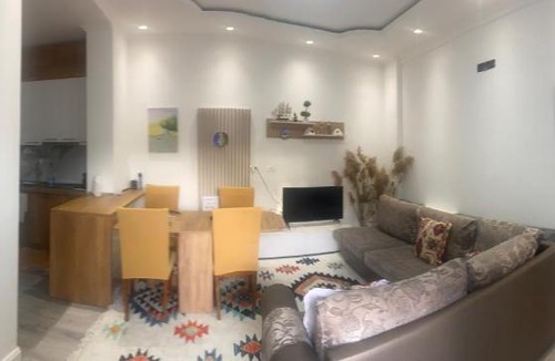 Corovode Apartment | Guest House Nuhellari - Family stay & Breakfast near Osumi Canyons