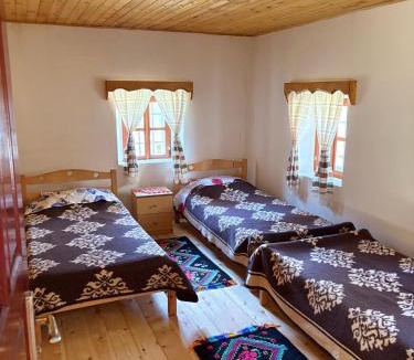Curraj I Eperm House | Guest House Prebibaj