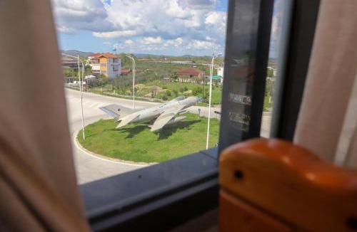 Ardenice House | Guesthouse Airbase