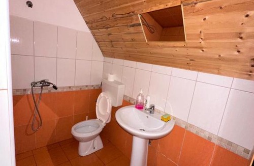 Shale House | Guesthouse Bjeshka-12