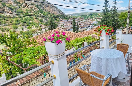 Berat Bed & Breakfast | GUESTHOUSE RIVERSIDE