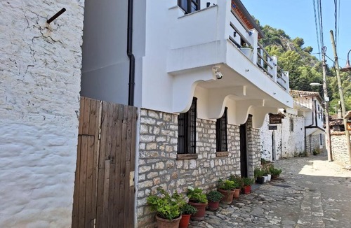 Berat Bed & Breakfast | GUESTHOUSE RIVERSIDE