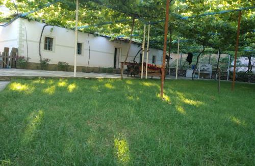 Sakës Hotel | Guesthouse zvina