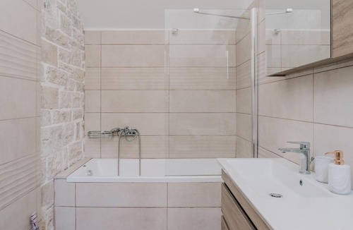 Katsimatika Apartment | Guince House by All About Paxos