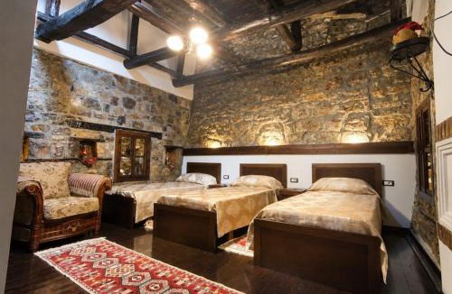 Berat House | Guva Stone House Mangalem