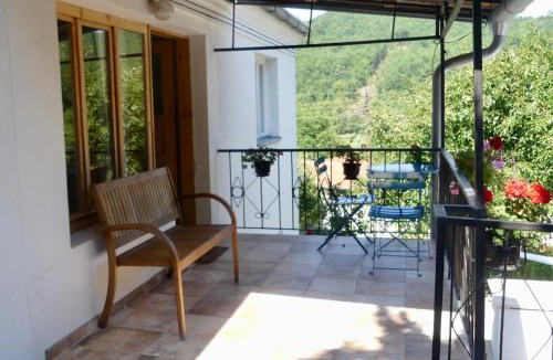 Smirë Apartment | Hangjik (Little Inn)