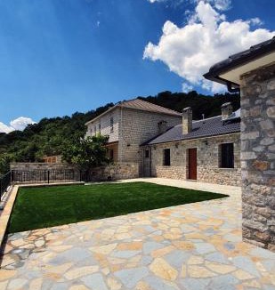 Lazarat House | Hani Ilos