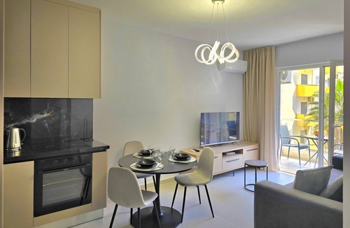 Golem Apartment | Happy Stay Apartment by the Sea 093, Durres, Albania