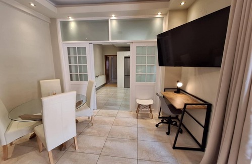 Chania Old City Apartment | Harbour - 90sqm Spacious 2-Balcony Apt in Chania Old Town Parking Available 950m