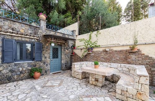 Corfu Town Apartment | Harmony Garden Suite near Corfu Town