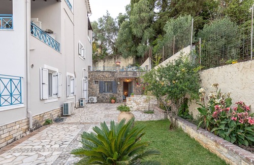 Corfu Town Apartment | Harmony Garden Suite near Corfu Town