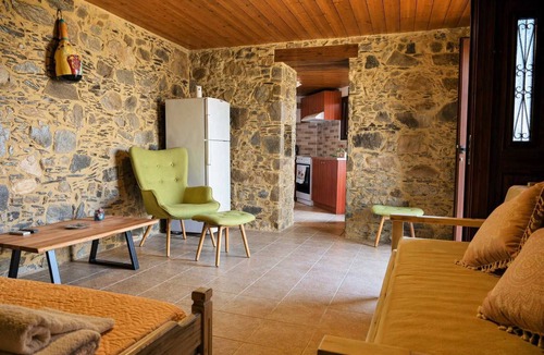 Keramoti House | Harmony House- Sea View Cretan Escape with Jacuzzi
