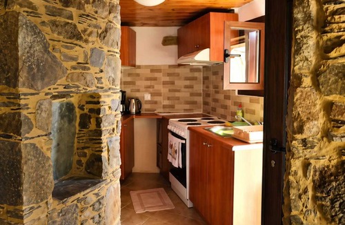 Keramoti House | Harmony House- Sea View Cretan Escape with Jacuzzi