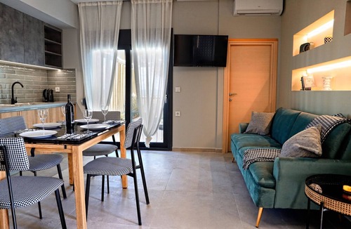 Malevizi Apartment | "Havana 3" Sea and Pool Apartment