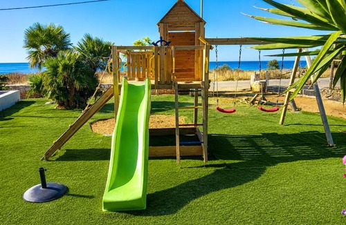 Gialos Apartment | Helen Beachfront Apartments