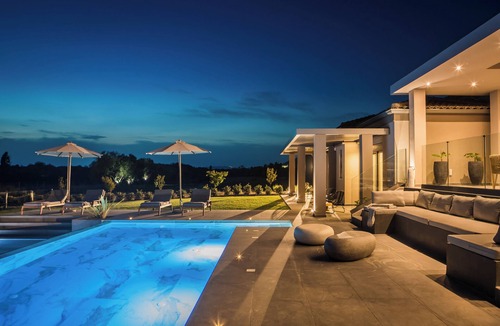 Argostoli Town Hotel | Helios Luxury Villas