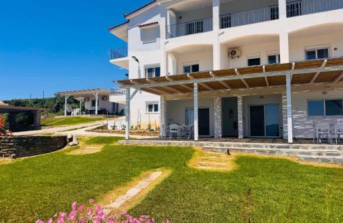 Pylos-Nestoras Apartment | Helona Houses