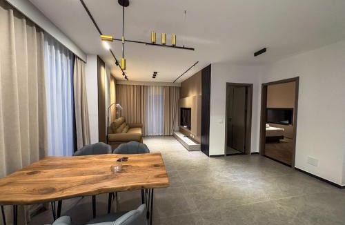 Shengjin Apartment | Hermanos Apartments