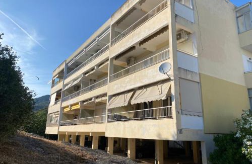 Palaio Tsifliki Apartment | Hilltop Luxury Apartment