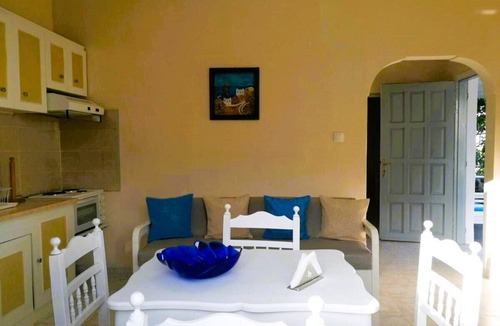 Fira House | Hilltop Serenity Villa, Beachside Sunrise Haven