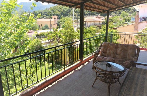 Aigialeia House | Holiday Home '3 Bedrooms House' with Mountain View, Wi-Fi and Air Conditioning