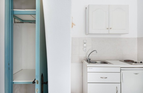 Patmos House | Holiday Home 'Beachfront Lampis Dolphin 4' with Mountain View, Wi-Fi and Air Conditioning