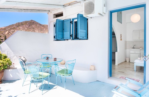 Patmos House | Holiday Home 'Beachfront Lampis Dolphin 4' with Mountain View, Wi-Fi and Air Conditioning