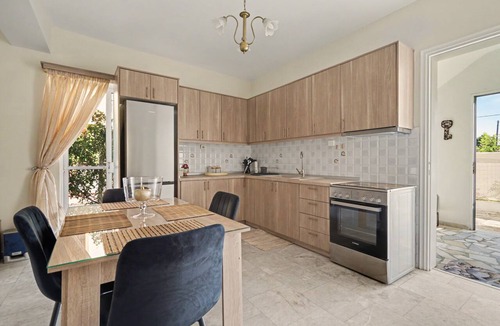 Kourouta House | Holiday Home 'Blossom Beachfront House' – October Offer: 3 Nights with Breakfast