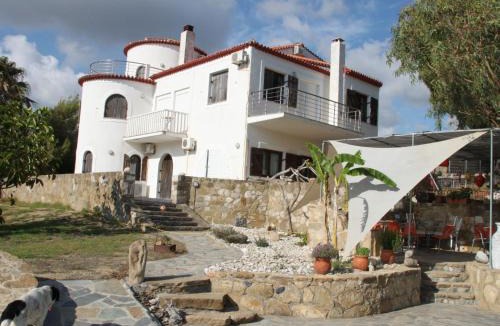 Pylos-Nestoras House | Holiday Home Charly Point Villa by Interhome