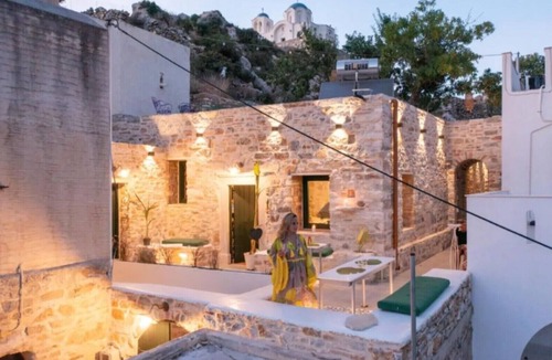 Filoti House | Holiday Home 'Dreaming of Greece 2' with Mountain View, Private Terrace and Wi-Fi