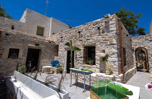 Naxos House | Holiday Home 'Dreaming of Greece 1' with Shared Terrace, Wi-Fi and Air Conditioning