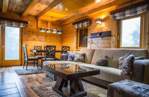 Leposaviq District House | Holiday Home Floris