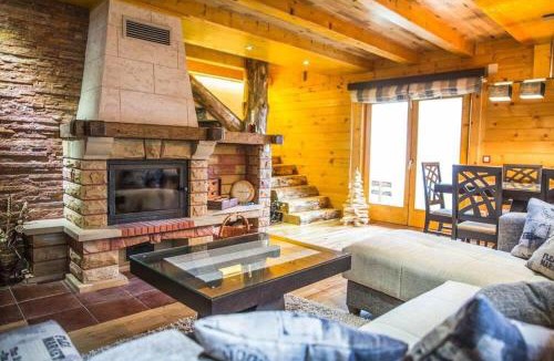 Leposaviq District House | Holiday Home Floris