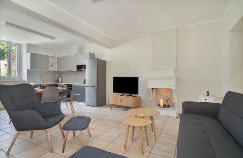 Spartochori House | Holiday Home 'Sparto' with Private Terrace, Wi-Fi and Air Conditioning